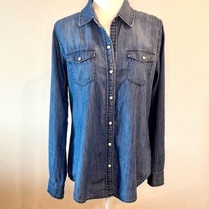 Liz Claiborne Denim Shirt 100% Cotton Size Medium Snap Closure